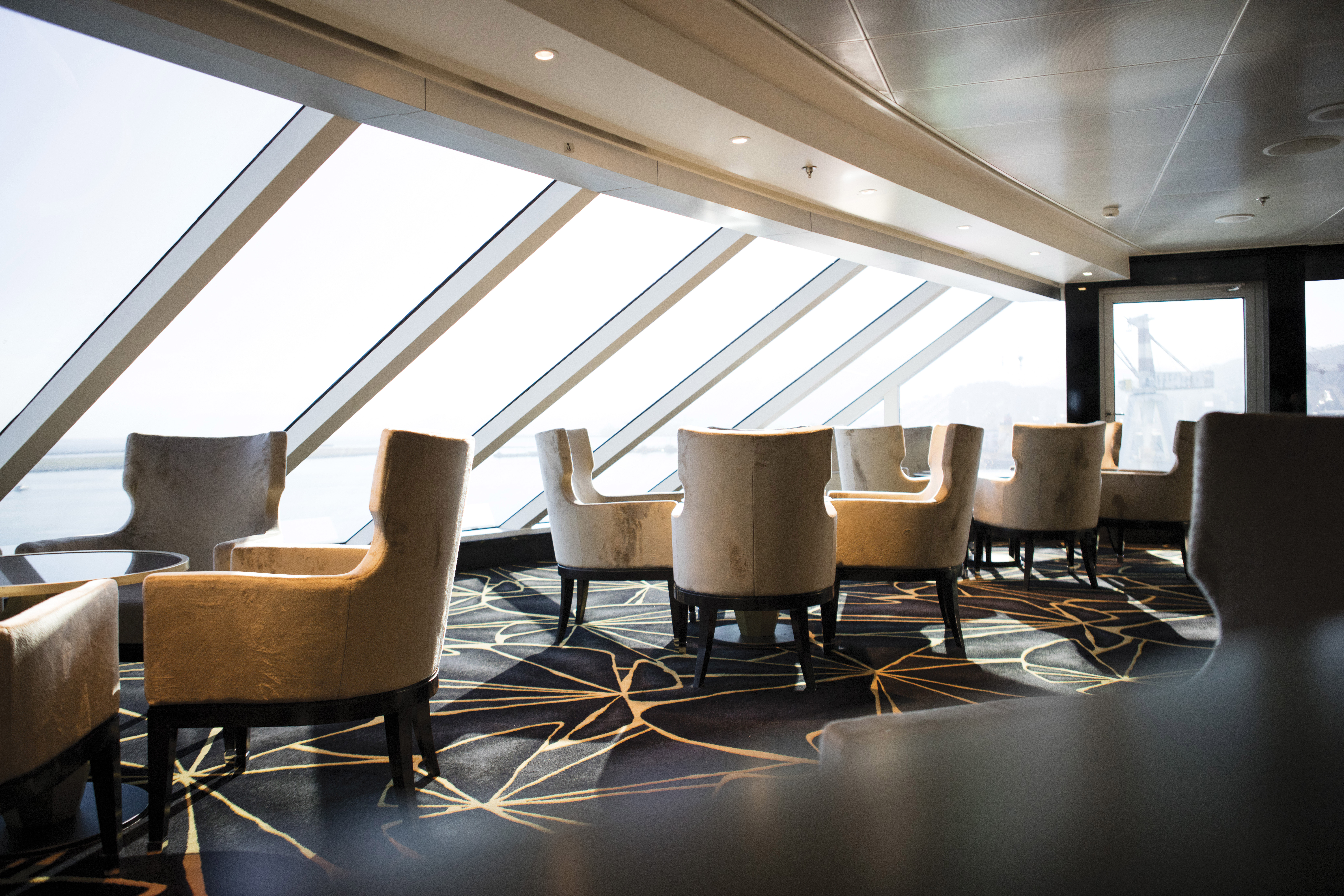 RSSC - Seven Seas Explorer - Entertainment - Observation Lounge 1.jpg
